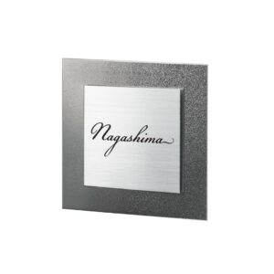 高い耐候性とデザインを両立、2枚の板を重ねたおしゃれなサビないチタン製表札｜チタン｜デュオ｜TIW-2